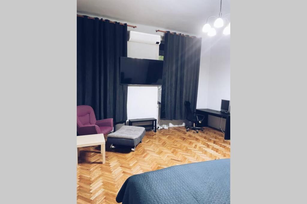 ☆Modern High Ceiling Apartment - Heart Of The City Oradea Exterior photo